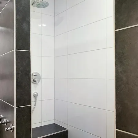 Modern Neuburg 6 - New *